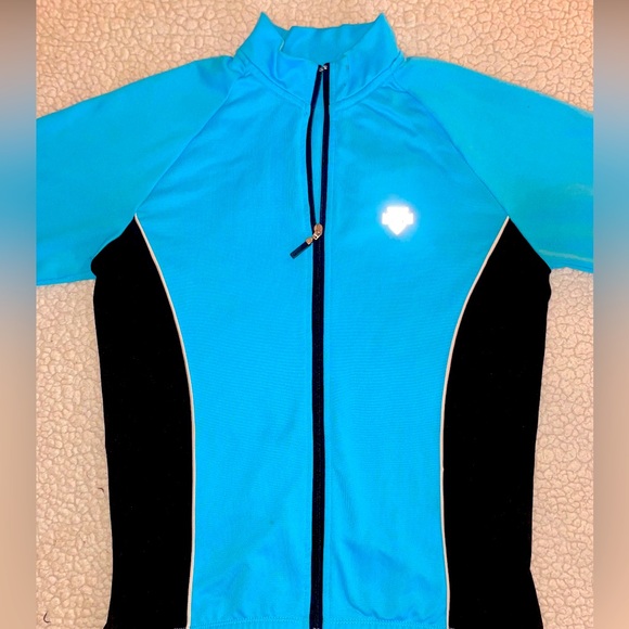 Descente Cycling Jacket in Light Blue Colorblock Color: Blue/White | Size: M - Picture 2 of 5